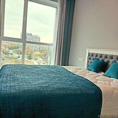 новобудова з терасою зелена 263 Apartment Lviv